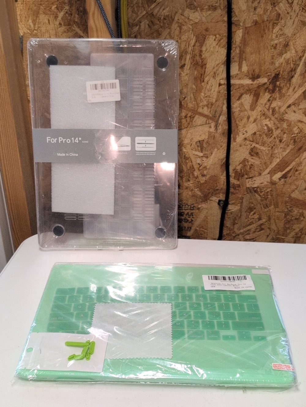 2-Macbook Pro 14 Universal Silicone Keyboard Cover-Hard Case - Green- Clea( 95)